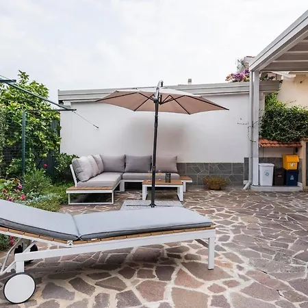 Seenahe Wohlfuehl-oase Mit Herrlicher Lounge-area * Toscolano Maderno