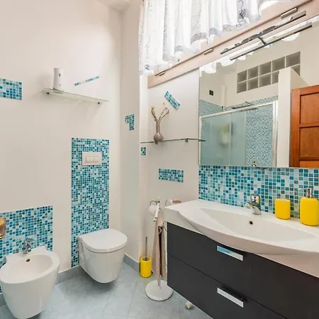 Seenahe Wohlfuehl-oase Mit Herrlicher Lounge-area Toscolano Maderno